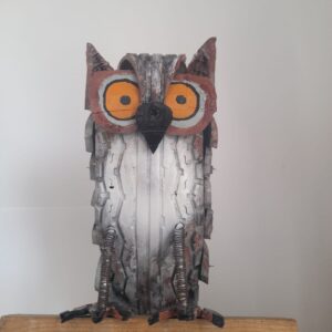 Hibou en pneu recyclé